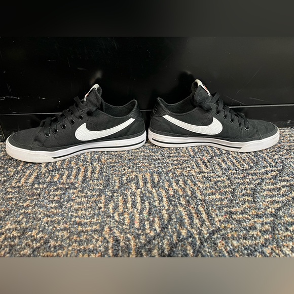 Nike COURT LEGACY | canvas, low top sneaker, womens size 7 - Picture 2 of 8